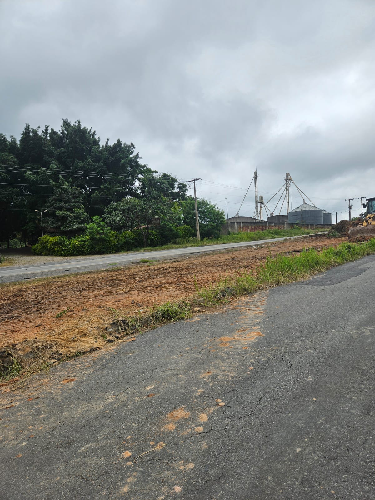 Ação de limpeza no Jardim Califórnia já está em andamento