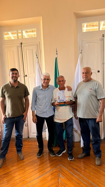 Prefeitura presta homenagem a Waldir Rodrigues Nunes por trajetória de dedicação ao serviço público