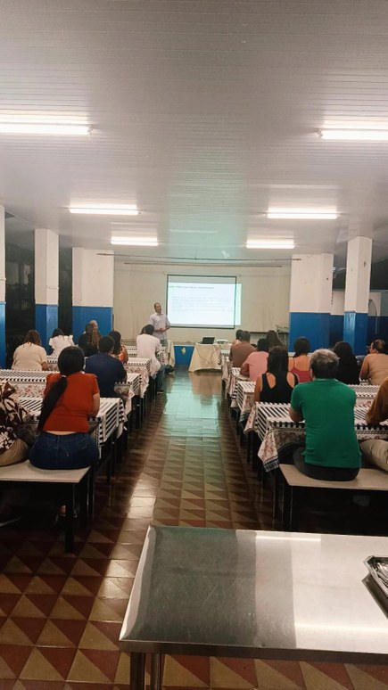 Prefeitura promove palestra sobre cidadania e participação social para alunos da EJA