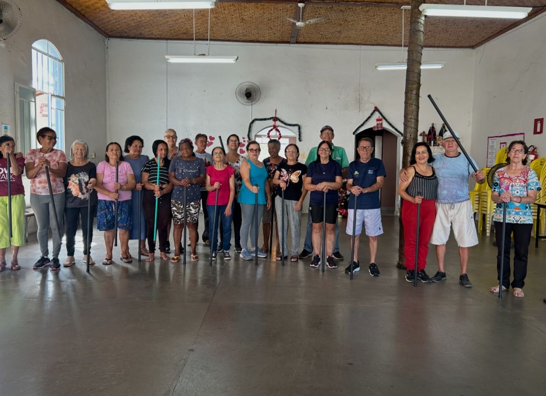 Prefeitura de Formiga promove qualidade de vida para pessoas idosas por meio de grupo de convivência e oficina de ginástica