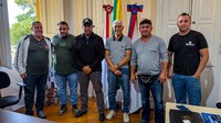 Prefeitura de Formiga realiza reunião para discutir melhorias na quadra esportiva do bairro Rosa Mística