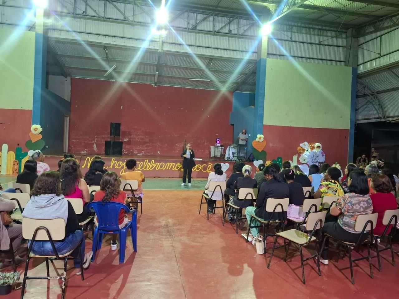 Prefeitura de Formiga realiza homenagem especial do Dia das Mães no CRAS 2