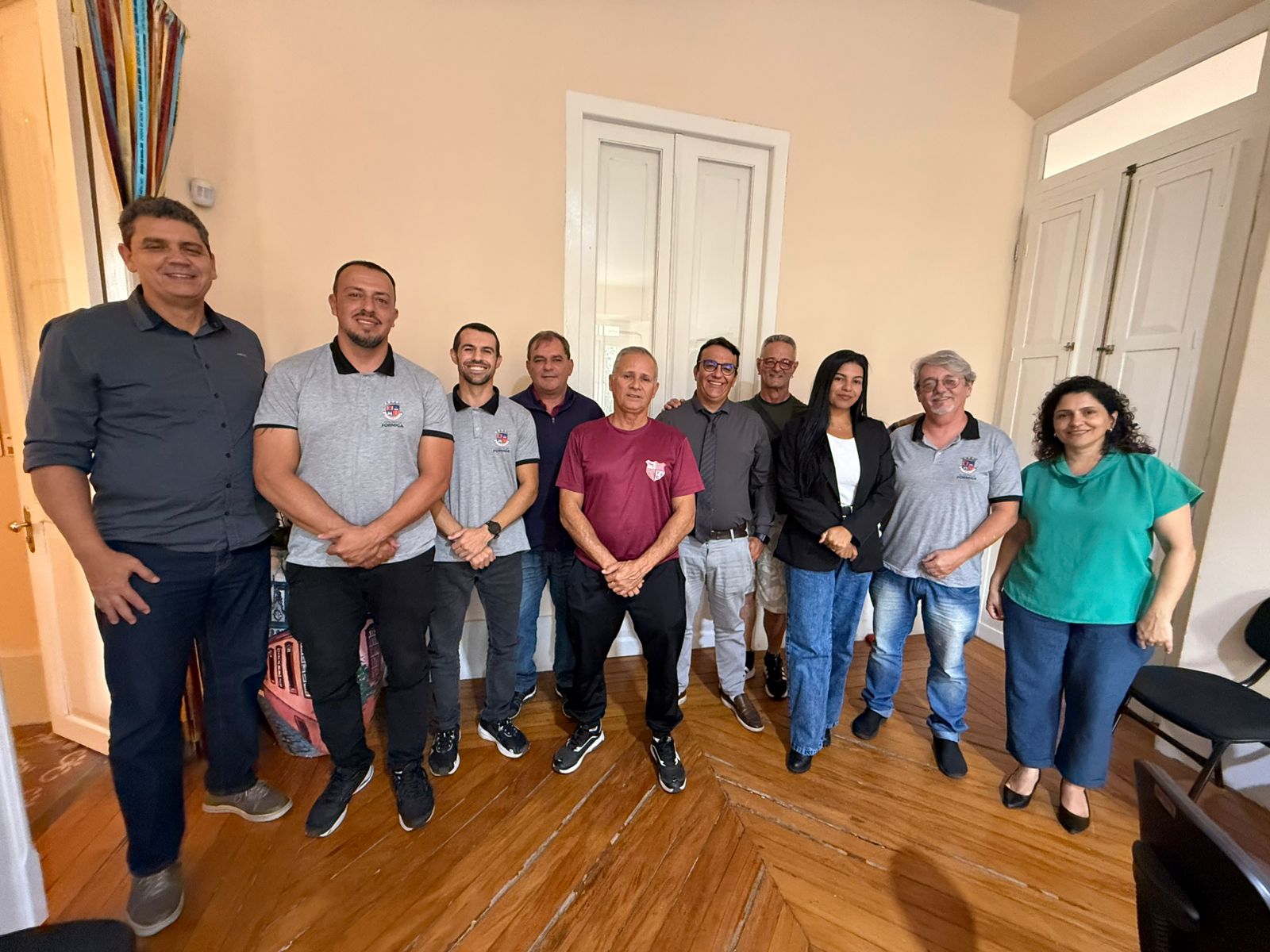 Reunião entre Prefeitura, Legislativo e Formiga Tênis Clube debate parceria para Praça de Esportes